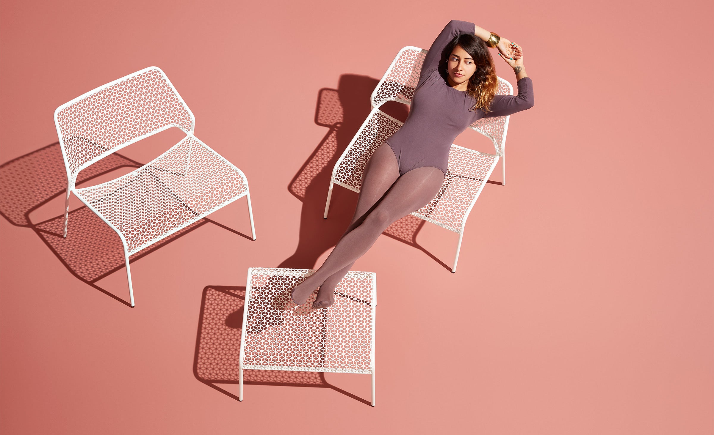 Hot Mesh Lounge Chair