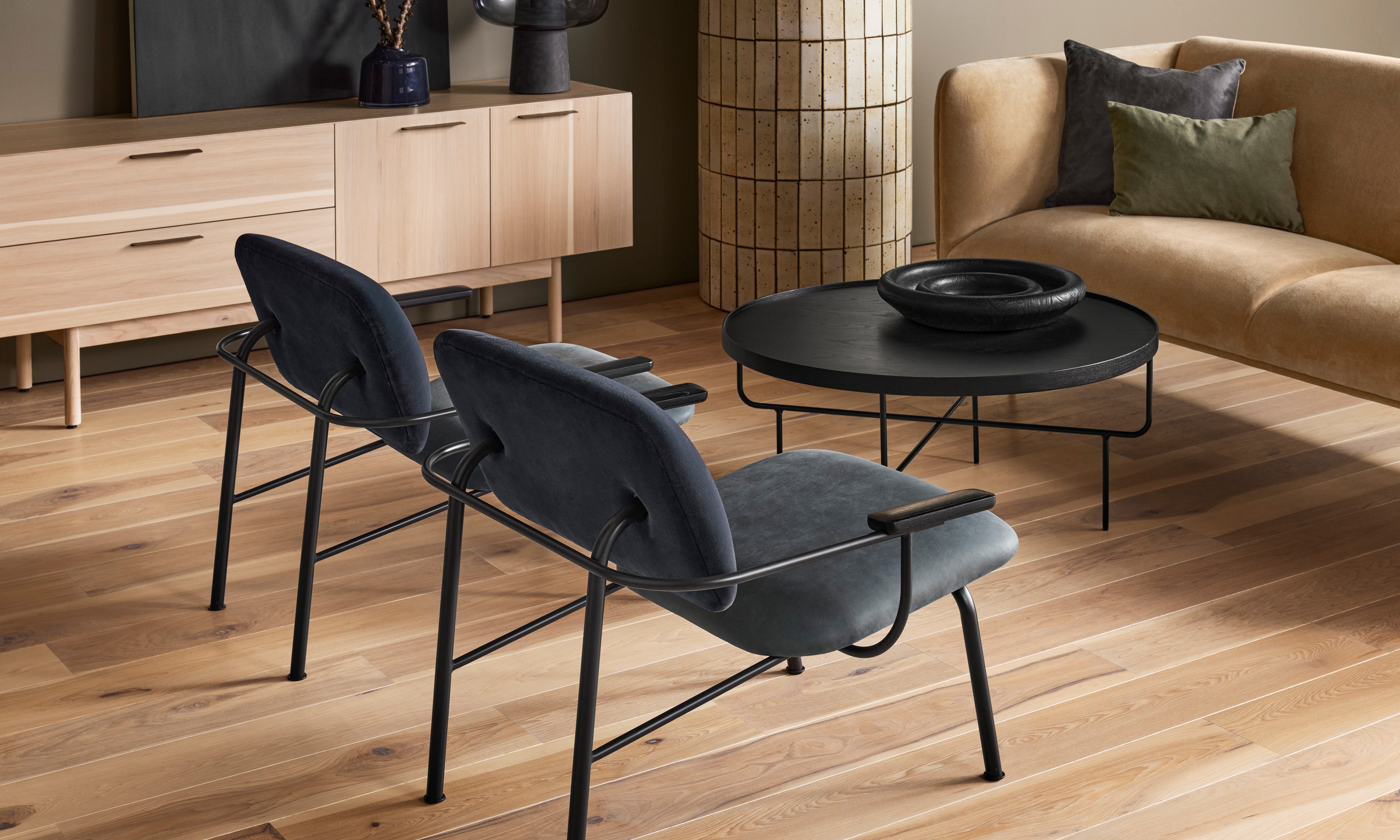 Casual lounge chairs discount